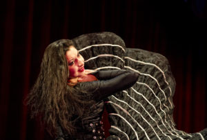Номер Аделины Лохатной был ее зажигательный цыганский танец - фотограф Екатерина Миловацкая